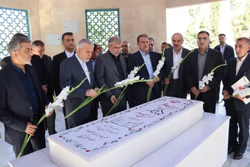 سفر وزیر میراث‌فرهنگی به استان البرز برای ارزیابی میدانی ظرفیت‌ها و جاذبه‌های فرهنگی و تاریخی/ آغاز برنامه‌ها با ادای احترام به مقام شامخ شهدا