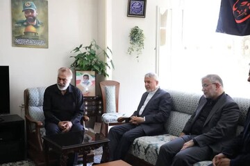 ادای احترام وزیر میراث‌فرهنگی به مقام شهید علی جوادی‌پور/ تجدید عهد با راه شهدا