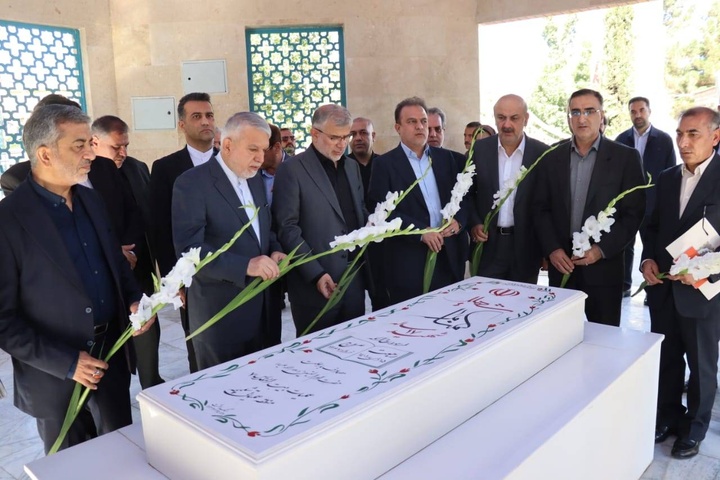 سفر وزیر میراث‌فرهنگی به استان البرز برای ارزیابی میدانی ظرفیت‌ها و جاذبه‌های فرهنگی و تاریخی/ آغاز برنامه‌ها با ادای احترام به مقام شامخ شهدا