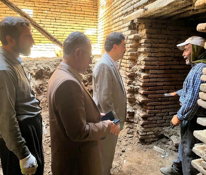 بازدید رئیس پژوهشگاه میراث‌فرهنگی و گردشگری از کارهای حفاظتی و مرمتی عمارت خسروآباد سنندج