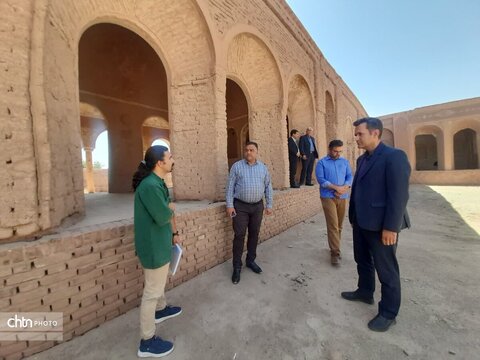 استفاده از ظرفیت ابنیه تاریخی برای توسعه گردشگری شهر زنگی‌آباد کرمان