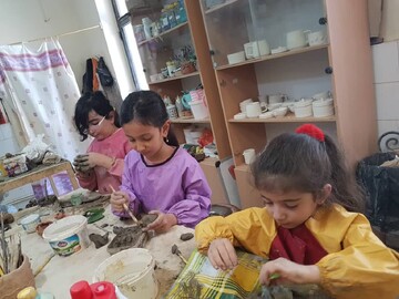 برگزاری دوره آموزشی سفالگری برای کودکان در عمارت داعی قزوین