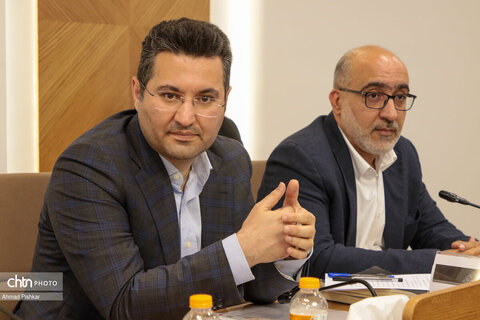 نشست فصلی وزیر میراث‌فرهنگی، گردشگری و صنایع‌دستی با معاونان، مدیران‌کل ستادی و استانی