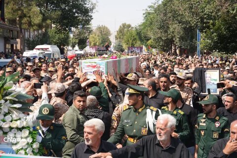 مردم قدرشناس ارومیه قهرمان شهید وطن را تشییع کردند