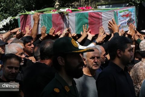 مردم قدرشناس ارومیه قهرمان شهید وطن را تشییع کردند