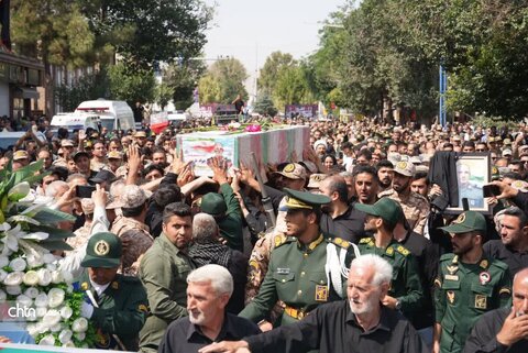 مردم قدرشناس ارومیه قهرمان شهید وطن را تشییع کردند