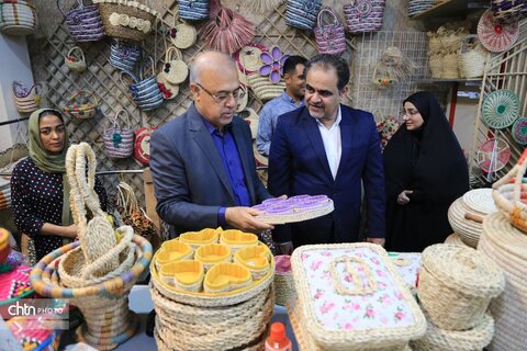 بازدید استاندار هرمزگان از مرکز آموزش، تولید و اشتغال صنایع‌دستی بندرعباس