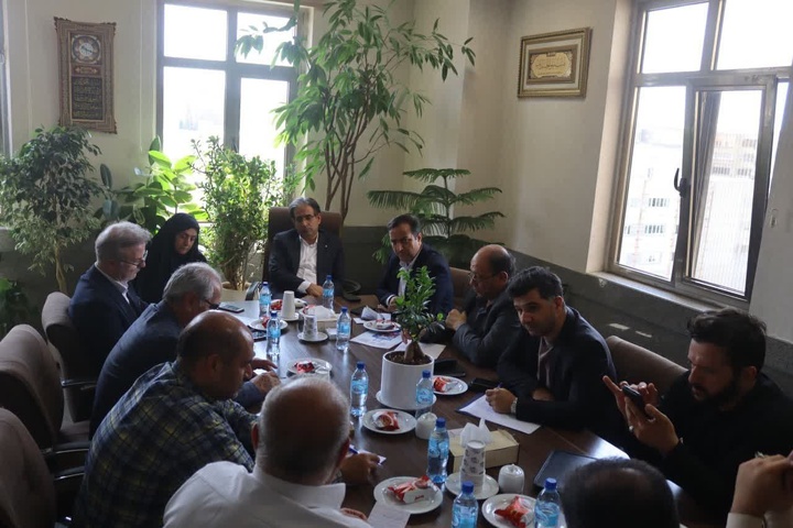 برگزاری جلسه کمیته بزرگداشت سالروز مشروطه در استانداری آذربایجان شرقی/ برنامه‌ریزی برای بزرگداشت باشکوه مشروطه با حضور دستگاه‌های اجرایی و نهادهای مردمی