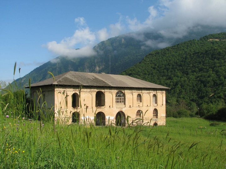 استراتژی توسعه پایدار گردشگری در شهرستان تالش با تأکید بر موزه‌های تاریخی، طبیعی، مردم‌شناسی وباستان شناسی