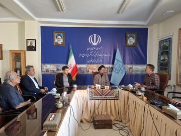 نشست تعاملی مدیر کل میراث‌فرهنگی استان قزوین با اعضای انجمن حرفه‌ای واحدهای اقامتی