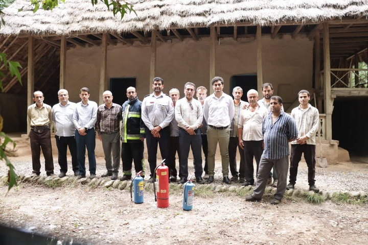 مانور ایمنی و اطفای حریق در پایگاه ملی موزه میراث روستایی گیلان