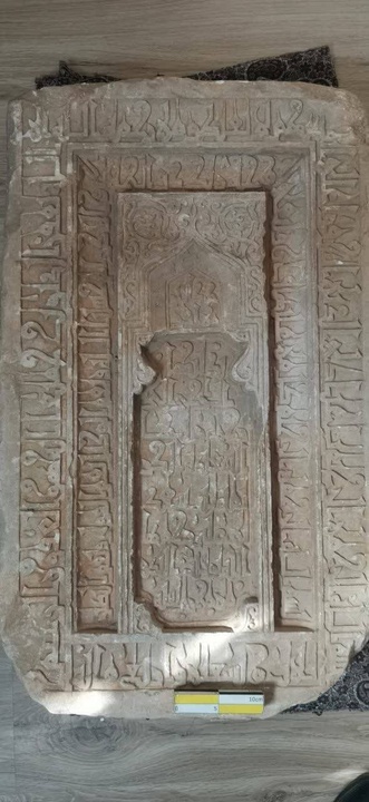 کشف سنگ قبر متعلق به قرن ۵ هـجری‌قمری در مسجد دولتشاهی یزد