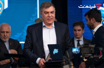 مدال کیفیت سال ۱۴۰۴ به علی سرتیپی اهدا شد/ بالا بردن کیفیت در سینما و شبکه نمایش خانگی