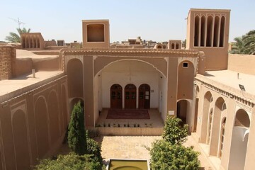 موزه‌های مفاخر و فرش اردکان مرمت و ساماندهی می‌شود