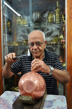 صنایع‌دستی، بازوی توانمند اقتصاد مهارت‌محور و پیشران عدالت اجتماعی است/ هنرهای‌سنتی، تنها حوزه‌ای که هم هویت می‌سازد هم اشتغال