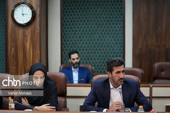 آیین تجلیل از عوامل پرونده ثبت جهانی دره‌ها و محوطه‌های پیش از تاریخ خرم‌آباد