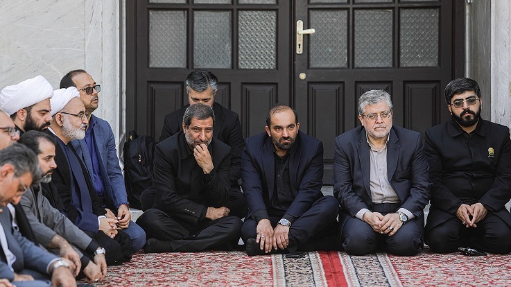 آیین معنوی «اذن خدمت خادمین اربعین» در حرم مطهر رضوی برگزار شد