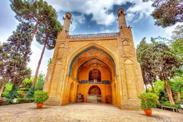 آغاز عملیات مرمت تکمیلی منارجنبان اصفهان