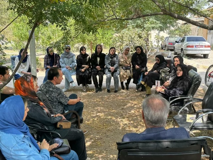 هم‌اندیشی با هنرمندان صنایع دستی ساوه گامی مؤثر در راستای توسعه هنرهای سنتی و ایجاد فرصت‌های شغلی جدید است