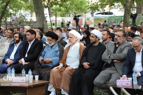 مراسم همایش ملی شیخ شهاب‌الدین سهروردی که  در شهر سهرورد شهرستان خدابنده