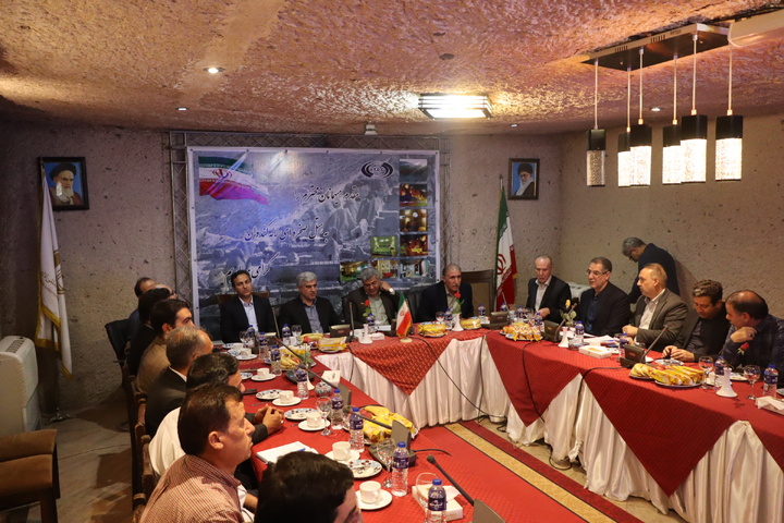 ارتقای خدمات اینترنت و آنتن‌دهی در کندوان/ لزوم اطلاع‌رسانی دقیق درباره فعال‌سازی رومینگ/ عبور از موانع طبیعی با فناوری‌های نوین ارتباطی