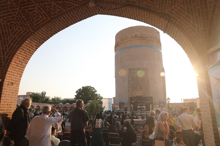 آیین گرامیداشت روز مشگین‌شهر در بقعه تاریخی شیخ حیدر برگزار شد