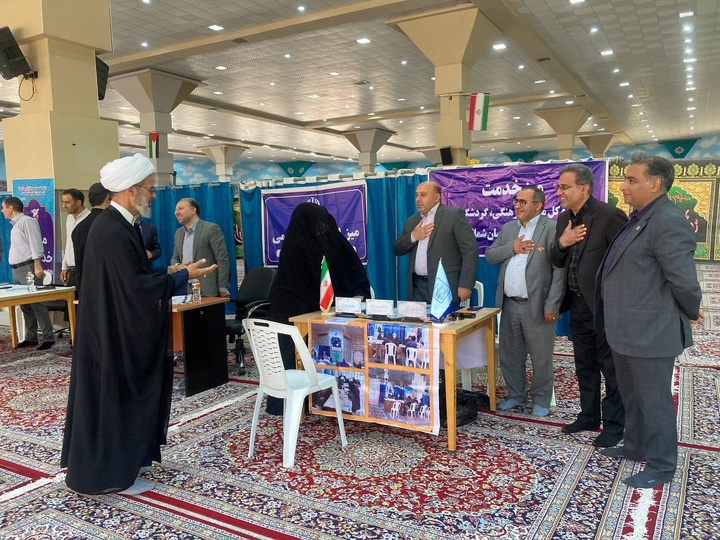 تعامل بی‌واسطه مردم و مسئولان؛ برپایی میز خدمت میراث‌فرهنگی در حاشیه نماز جمعه بجنورد