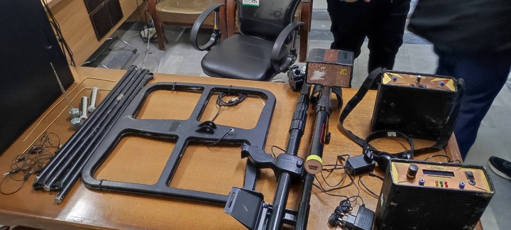 دستگیری ۴حفار غیر مجاز  و کشف‌وضبط فلزیاب در شهرستان سوادکوه