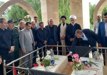 گرامیداشت مقام شهدای اقتدار در دانشگاه آزاد بوئین‌زهرا