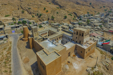 سیراف، نگین کهن خلیج‌فارس، بندری افسانه ای است که شکوه تمدن و تجارت را در دل موج‌ها زمزمه می کند