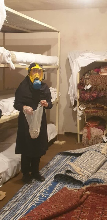 مدیریت تلفیقی آفات در مخزن فرش شهرستان میبد