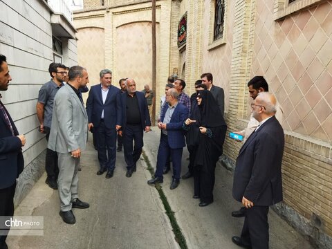 بازدید اعضای کمیسیون اقتصادی مجلس شورای اسلامی از خانه تاریخی آیت الله بروجردی (ره) در بروجرد