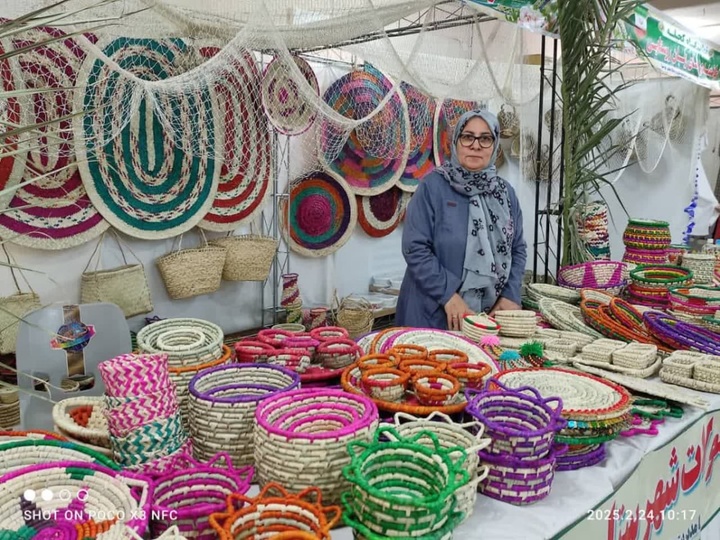 بانوی حصیرباف خوزستان، کارآفرین برتر ملی شد/ سهیلا جلیل‌زاده در گفت‌وگو با میراث‌آریا: با تکیه بر ریشه‌های بومی و باور به زنان شادگان، راه توسعه را گشودم