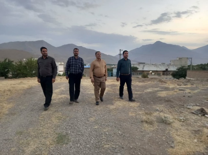 بازدید میدانی مدیرکل میراث‌فرهنگی استان مرکزی از تپه تاریخی «هفته» شهر شهباز/ هماهنگی بین دستگاهی برای عملیات گمانه‌زنی و تعیین حریم اثر