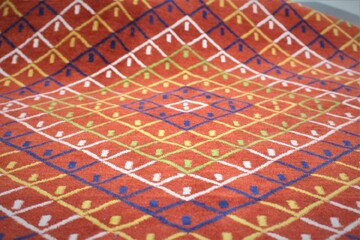 نخستین فرش «گِلیج» دستباف مازندران با نقوش ساسانی بافته شد/ خواهران باقری در گفت‌وگو با میراث‌آریا: می‌خواستیم چیزی ببافیم که نگاه‌ها را به اصالت ایران جلب کند