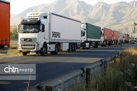 نذر عشق؛ خدمت رایگان ۴۰ کامیون‌دار سیستان و بلوچستان در اربعین حسینی