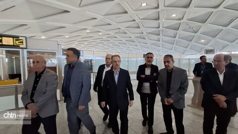 بازدید  معاون گردشگری کشور و رئیس ستاد مرکزی خدمات سفر کشوراز سالن ورودی پروازهای خارجی فرودگاه بین المللی شهید هاشمی نژاد مشهد، مدسه تاریخی «دو در» در حرم مطهر رضوی و وضعیت بازار و ارائه خدمات به زائران در مشهد