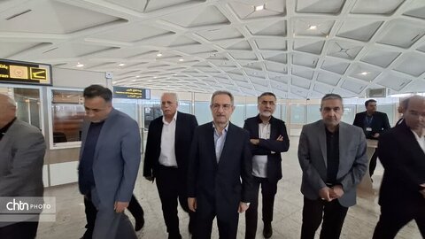 بازدید  معاون گردشگری کشور و رئیس ستاد مرکزی خدمات سفر کشوراز سالن ورودی پروازهای خارجی فرودگاه بین المللی شهید هاشمی نژاد مشهد، مدسه تاریخی «دو در» در حرم مطهر رضوی و وضعیت بازار و ارائه خدمات به زائران در مشهد