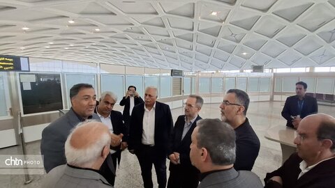 بازدید  معاون گردشگری کشور و رئیس ستاد مرکزی خدمات سفر کشوراز سالن ورودی پروازهای خارجی فرودگاه بین المللی شهید هاشمی نژاد مشهد، مدسه تاریخی «دو در» در حرم مطهر رضوی و وضعیت بازار و ارائه خدمات به زائران در مشهد