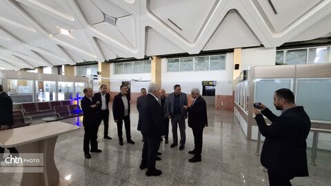 بازدید  معاون گردشگری کشور و رئیس ستاد مرکزی خدمات سفر کشوراز سالن ورودی پروازهای خارجی فرودگاه بین المللی شهید هاشمی نژاد مشهد، مدسه تاریخی «دو در» در حرم مطهر رضوی و وضعیت بازار و ارائه خدمات به زائران در مشهد