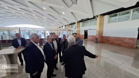 بازدید  معاون گردشگری کشور و رئیس ستاد مرکزی خدمات سفر کشوراز سالن ورودی پروازهای خارجی فرودگاه بین المللی شهید هاشمی نژاد مشهد، مدسه تاریخی «دو در» در حرم مطهر رضوی و وضعیت بازار و ارائه خدمات به زائران در مشهد