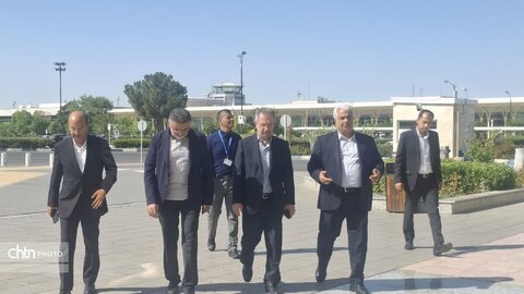 بازدید  معاون گردشگری کشور و رئیس ستاد مرکزی خدمات سفر کشوراز سالن ورودی پروازهای خارجی فرودگاه بین المللی شهید هاشمی نژاد مشهد، مدسه تاریخی «دو در» در حرم مطهر رضوی و وضعیت بازار و ارائه خدمات به زائران در مشهد