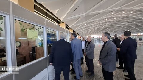 بازدید  معاون گردشگری کشور و رئیس ستاد مرکزی خدمات سفر کشوراز سالن ورودی پروازهای خارجی فرودگاه بین المللی شهید هاشمی نژاد مشهد، مدسه تاریخی «دو در» در حرم مطهر رضوی و وضعیت بازار و ارائه خدمات به زائران در مشهد