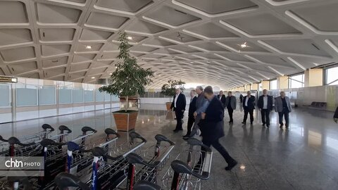 بازدید  معاون گردشگری کشور و رئیس ستاد مرکزی خدمات سفر کشوراز سالن ورودی پروازهای خارجی فرودگاه بین المللی شهید هاشمی نژاد مشهد، مدسه تاریخی «دو در» در حرم مطهر رضوی و وضعیت بازار و ارائه خدمات به زائران در مشهد