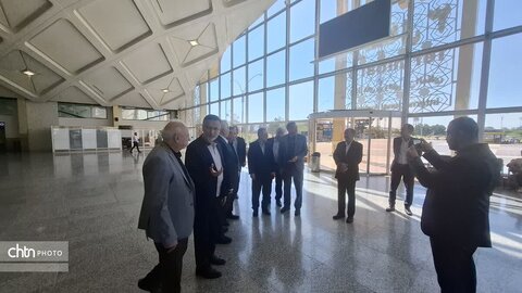 بازدید  معاون گردشگری کشور و رئیس ستاد مرکزی خدمات سفر کشوراز سالن ورودی پروازهای خارجی فرودگاه بین المللی شهید هاشمی نژاد مشهد، مدسه تاریخی «دو در» در حرم مطهر رضوی و وضعیت بازار و ارائه خدمات به زائران در مشهد