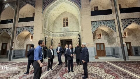 بازدید  معاون گردشگری کشور و رئیس ستاد مرکزی خدمات سفر کشوراز سالن ورودی پروازهای خارجی فرودگاه بین المللی شهید هاشمی نژاد مشهد، مدسه تاریخی «دو در» در حرم مطهر رضوی و وضعیت بازار و ارائه خدمات به زائران در مشهد