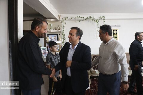 دیدار مدیرکل میراث فرهنگی استان آذربایجان شرقی با خانواده شهید قادر جدی در تبریز