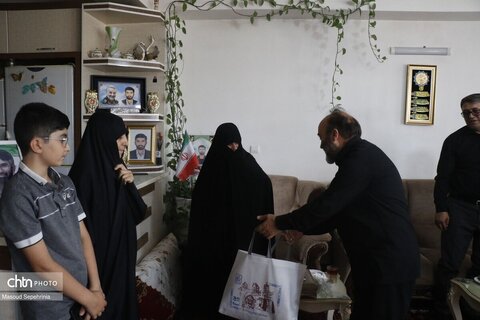 دیدار مدیرکل میراث فرهنگی استان آذربایجان شرقی با خانواده شهید قادر جدی در تبریز