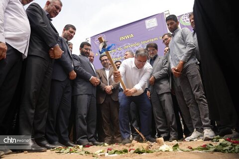 کلنگ‌زنی فاز اول مجتمع تجاری و گردشگری در میاندوآب