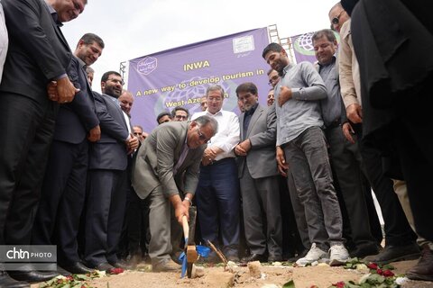 کلنگ‌زنی فاز اول مجتمع تجاری و گردشگری در میاندوآب